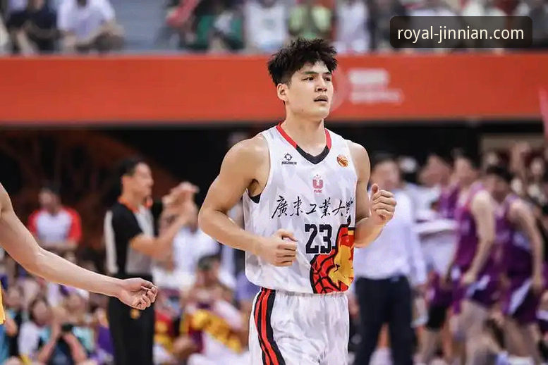 资深篮球迷分享：CBA状元陈国豪“回避条款”事件在金年会体育平台观赛的真实体验